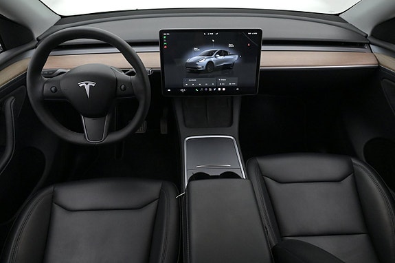 Tesla Model Y 6 of 27