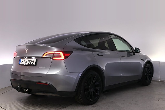 Tesla Model Y 5 of 27