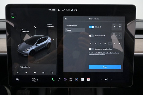 Tesla Model Y 16 of 27