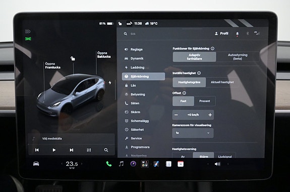 Tesla Model Y 15 of 27