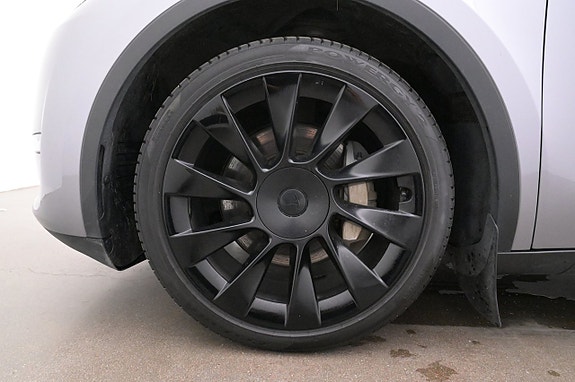 Tesla Model Y 27 of 27