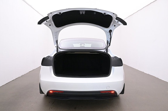 Tesla Model 3 22 of 27