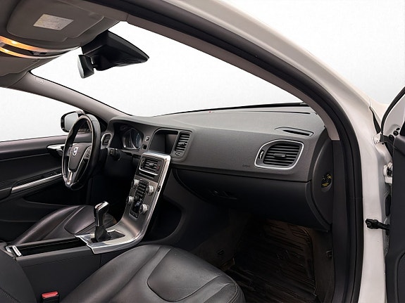 Volvo V60 Cross Country 20 of 30