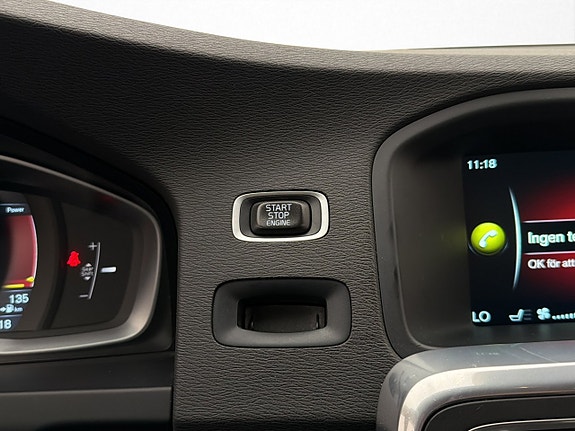 Volvo V60 Cross Country 25 of 30