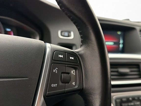 Volvo V60 Cross Country 18 of 30