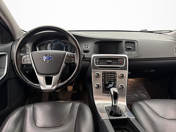 Volvo V60 Cross Country 14 of 30