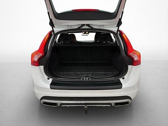 Volvo V60 Cross Country 10 of 30