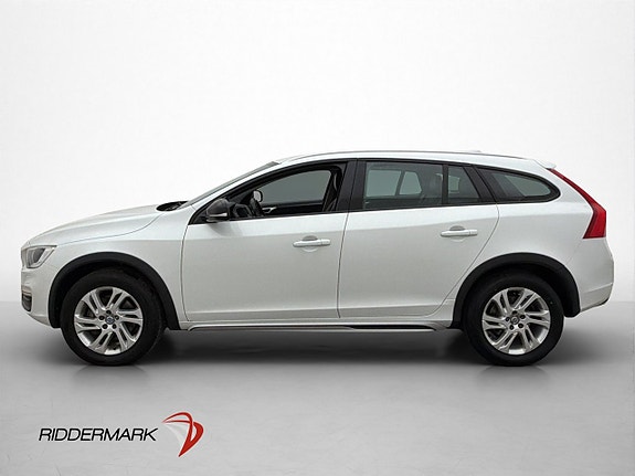 Volvo V60 Cross Country 4 of 30