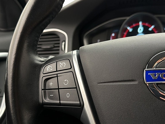 Volvo V60 Cross Country 16 of 30