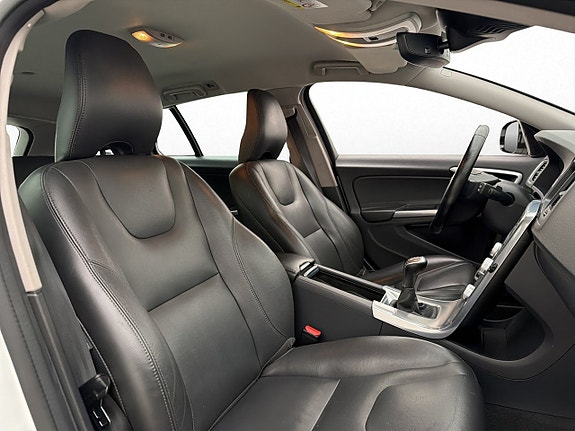 Volvo V60 Cross Country 19 of 30