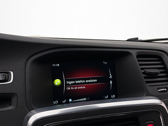 Volvo V60 Cross Country 24 of 30