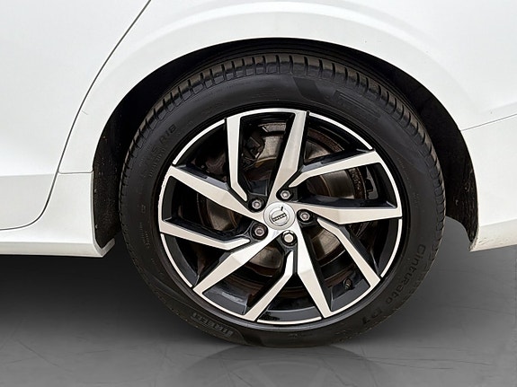 Volvo V60 27 of 29