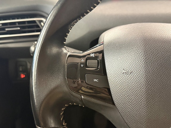 Peugeot 308 SW 21 of 27