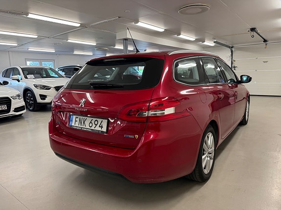 Peugeot 308 SW 15 of 27