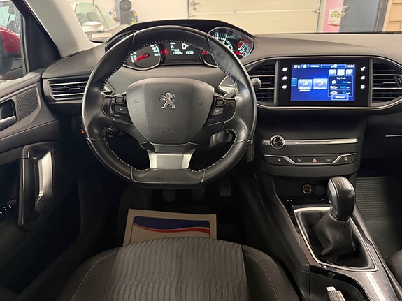 Peugeot 308 SW 19 of 27