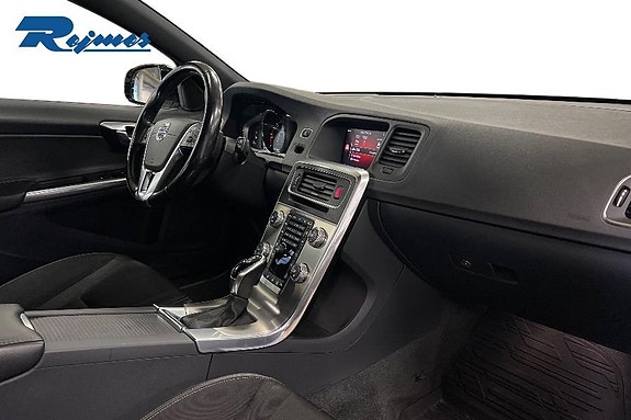 Volvo V60 Cross Country 5 of 13