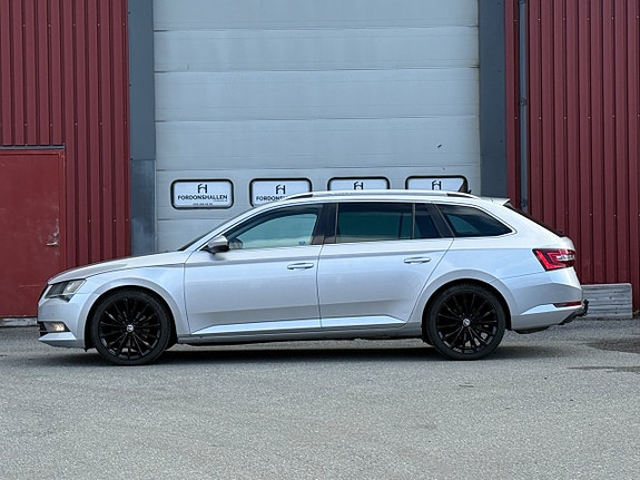 Skoda Superb 2 of 26