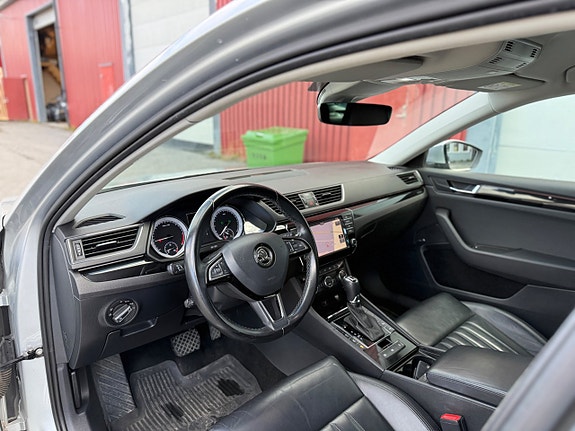 Skoda Superb 16 of 26