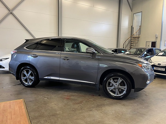 Lexus RX450h 2 of 18