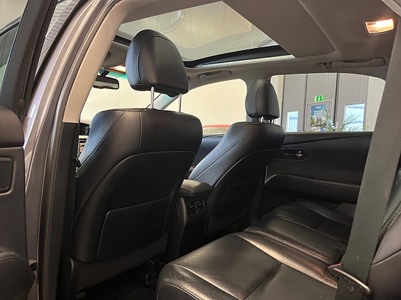 Lexus RX450h 10 of 18
