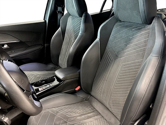 Peugeot 2008 4 of 16
