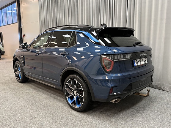 Lynk & Co 01 3 of 16