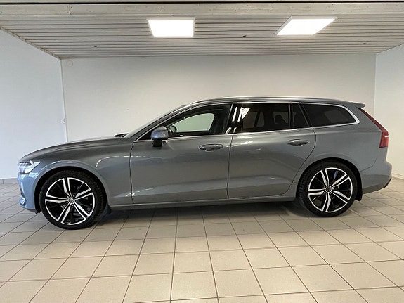 Volvo V60 2 of 7