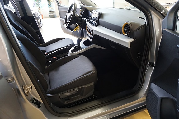 Seat Arona 7 of 12