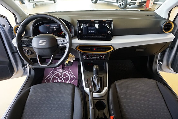 Seat Arona 8 of 12