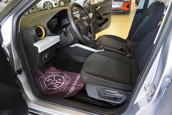 Seat Arona 3 of 12