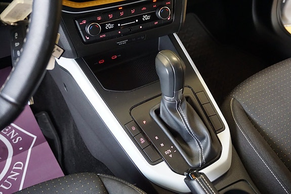 Seat Arona 10 of 12