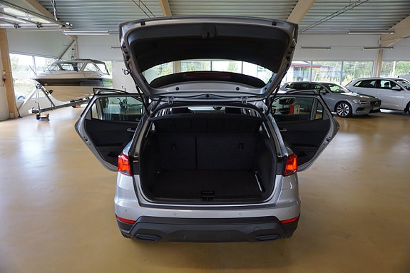 Seat Arona 5 of 12