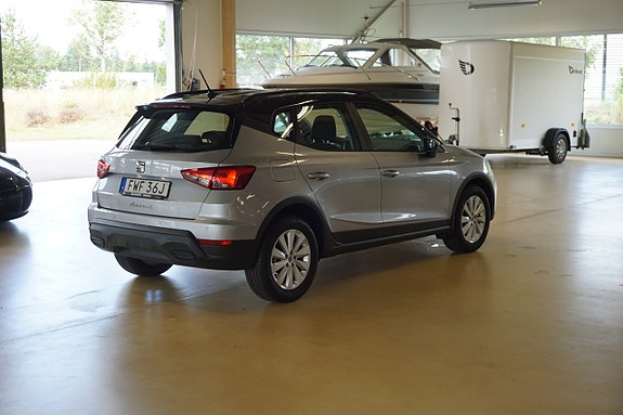 Seat Arona 2 of 12
