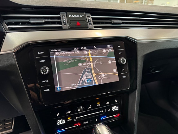 Volkswagen Passat Alltrack 12 of 19