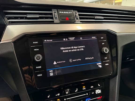 Volkswagen Passat Alltrack 13 of 19