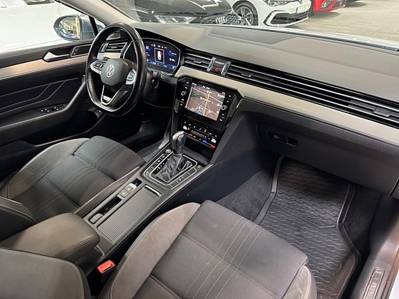Volkswagen Passat Alltrack 6 of 19