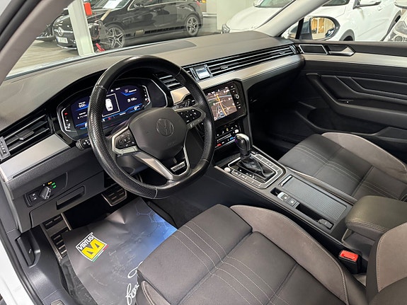Volkswagen Passat Alltrack 10 of 19