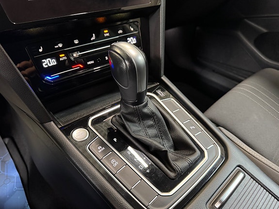 Volkswagen Passat Alltrack 11 of 19