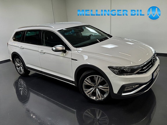 Volkswagen Passat Alltrack 2 of 19