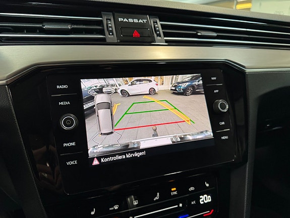 Volkswagen Passat Alltrack 15 of 19
