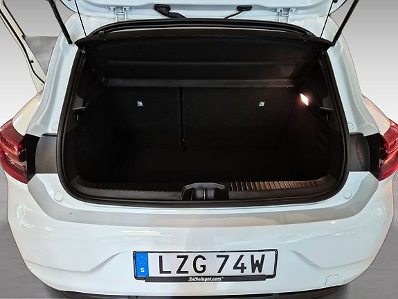 Renault Clio 12 of 12