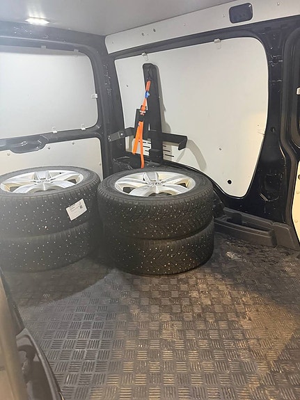 Volkswagen Caddy Maxi 13 of 14