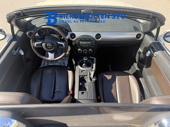 Mazda MX-5 7 of 13