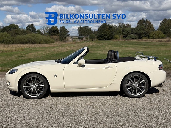 Mazda MX-5 4 of 13