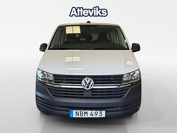 Volkswagen Caravelle 8 of 15