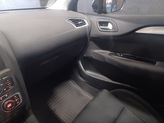 Citroen C4 14 of 17