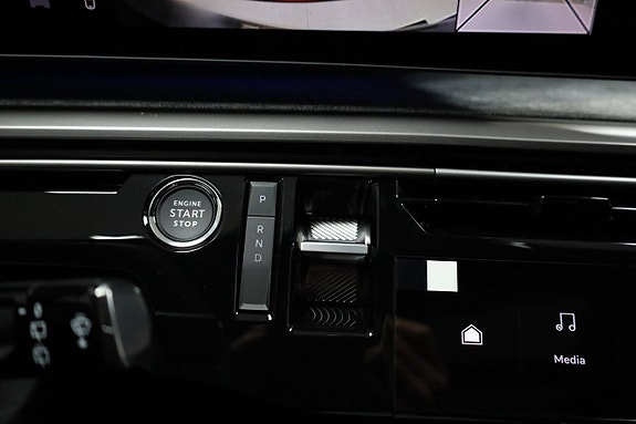 Peugeot e-5008 4 of 30