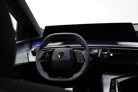 Peugeot e-5008 29 of 30