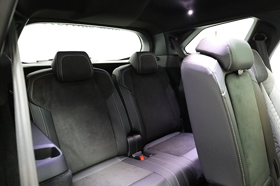 Peugeot e-5008 18 of 30
