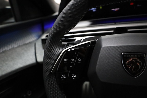 Peugeot e-5008 10 of 30